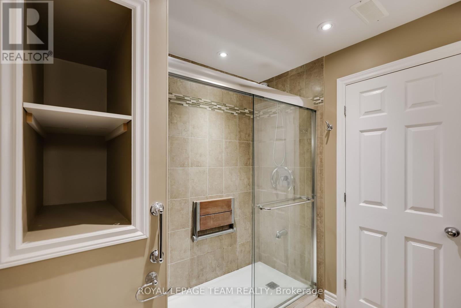 Photo 45 of 474 West Ridge Drive, Ottawa ON
