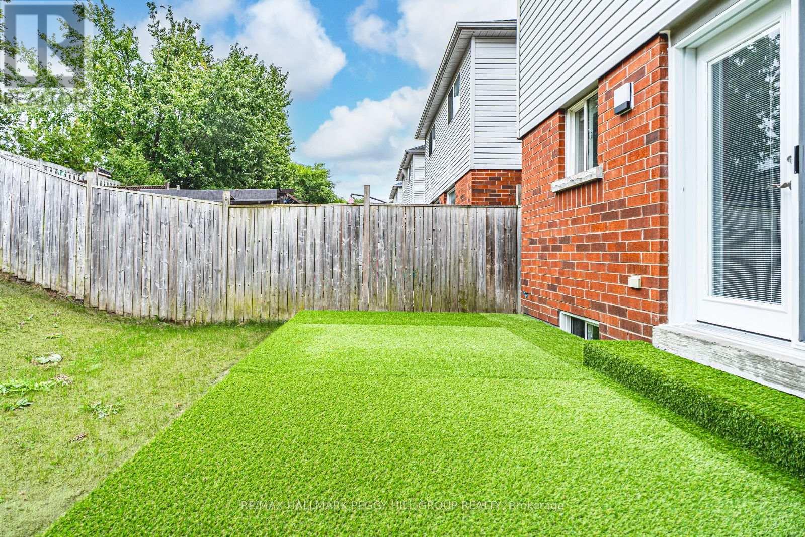 Photo 11 of 367 Ferndale Drive S, Barrie ON