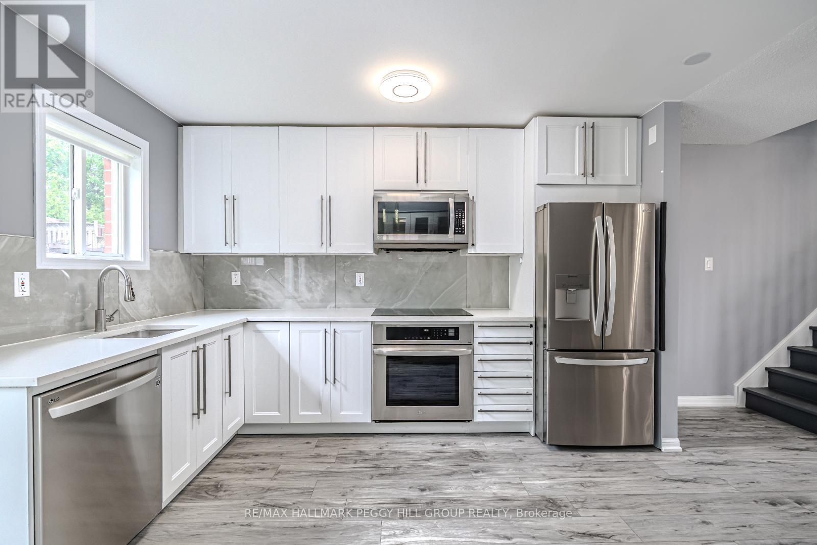Photo 2 of 367 Ferndale Drive S, Barrie ON
