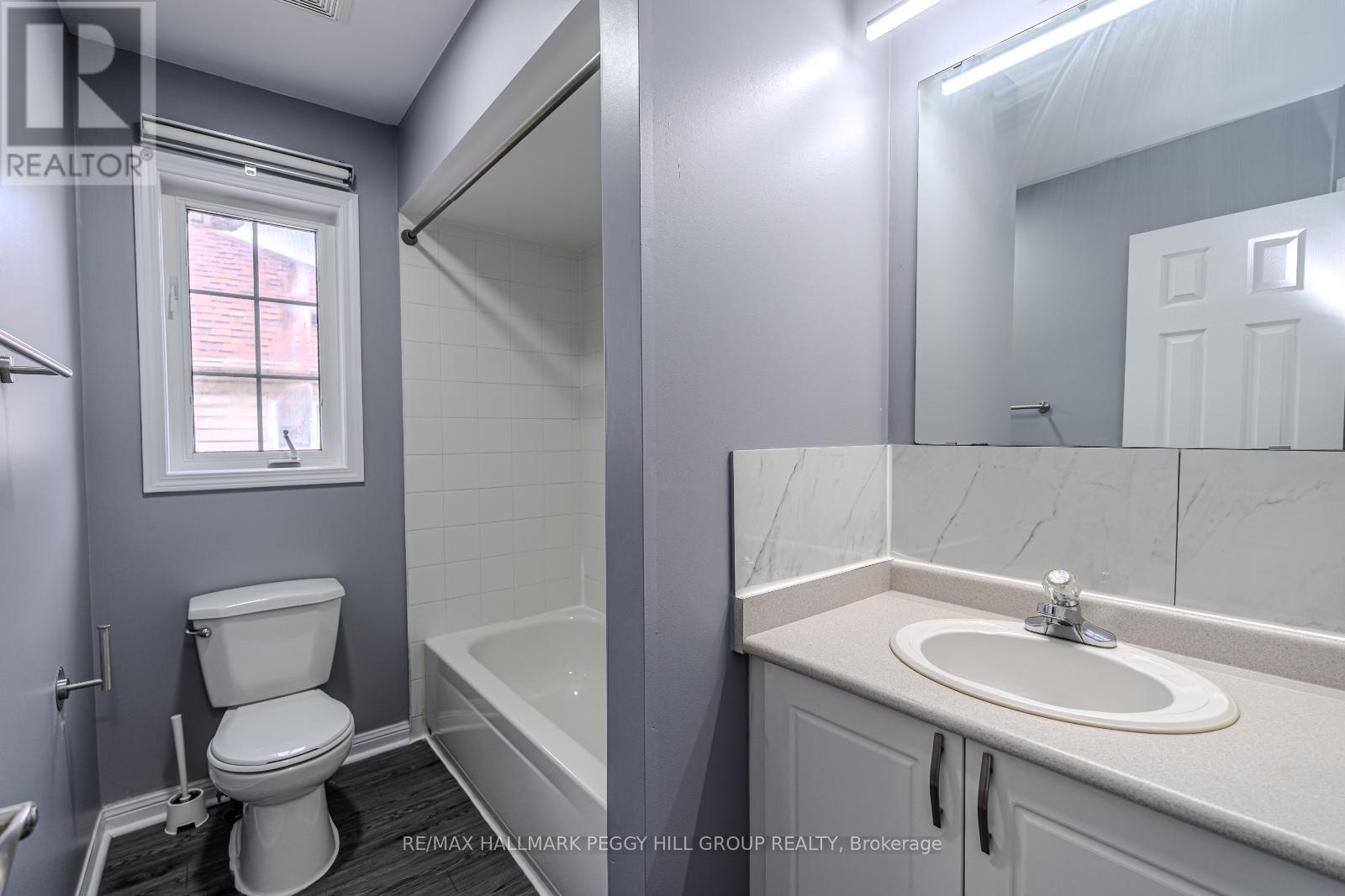 Photo 9 of 367 Ferndale Drive S, Barrie ON