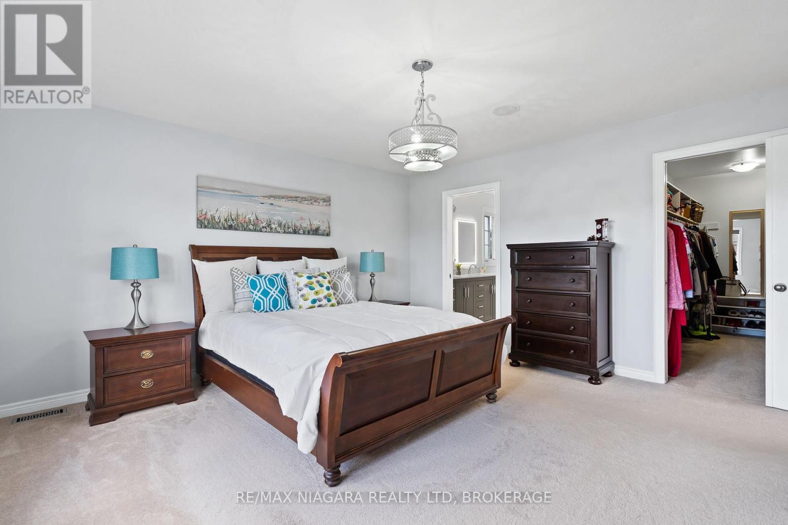 Photo 21 of 37 Buckley Terrace, Pelham ON