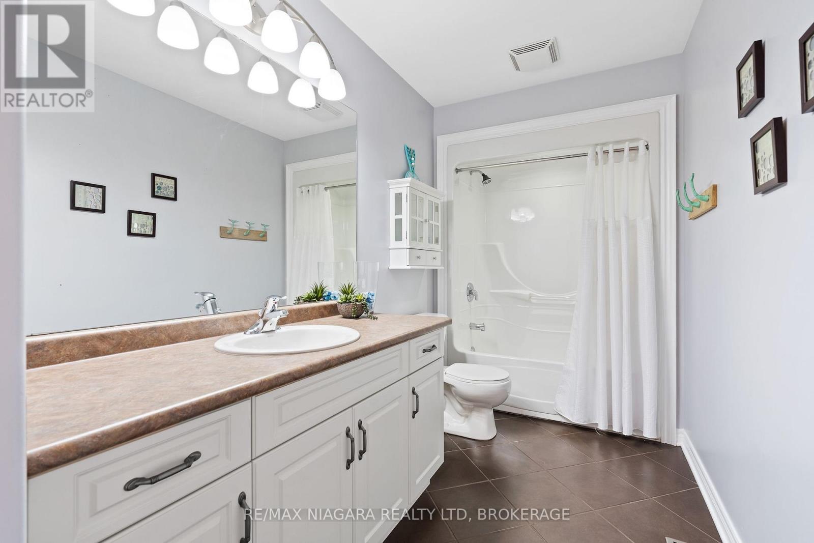 Photo 26 of 37 Buckley Terrace, Pelham ON