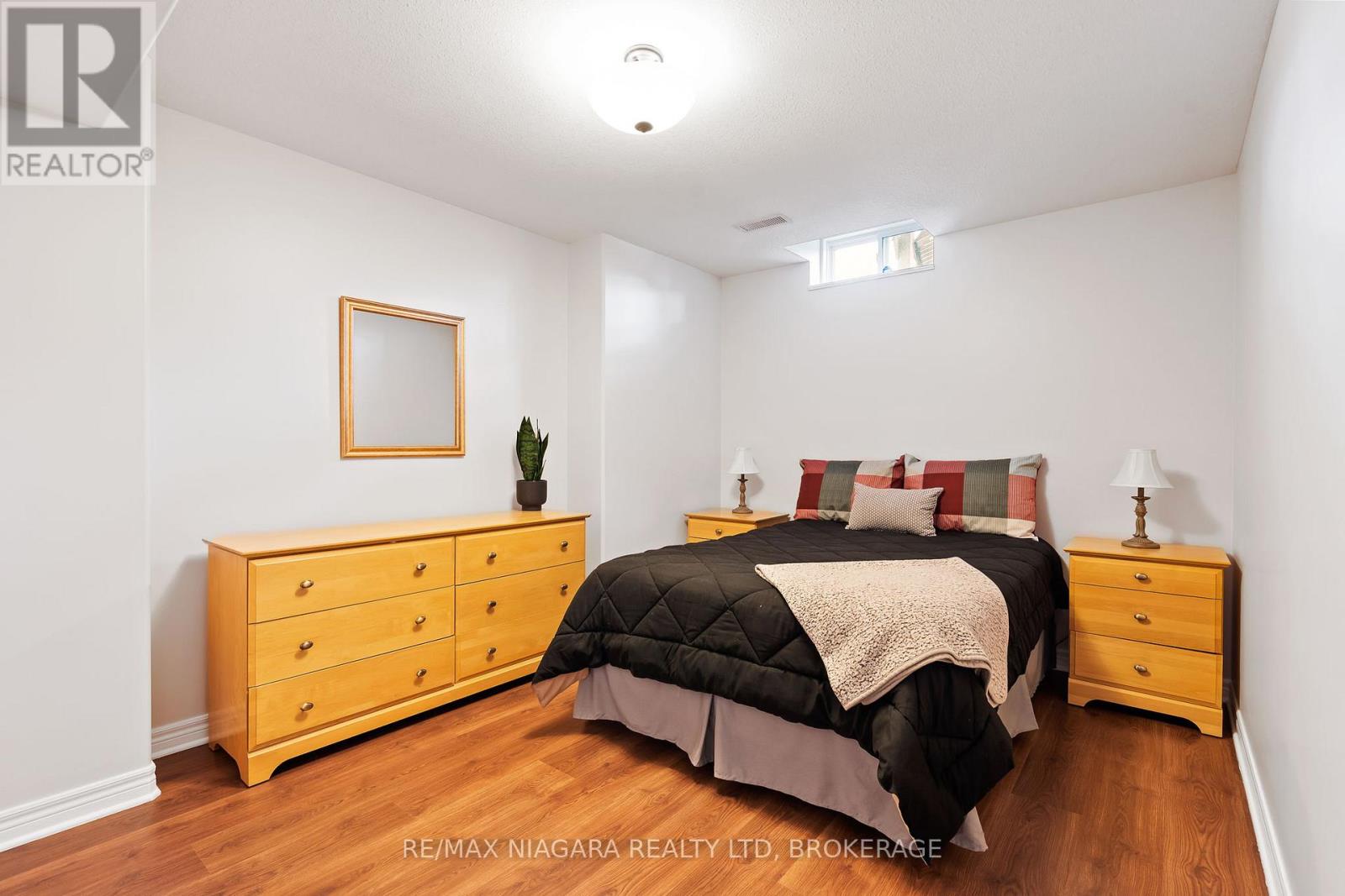 Photo 34 of 37 Buckley Terrace, Pelham ON