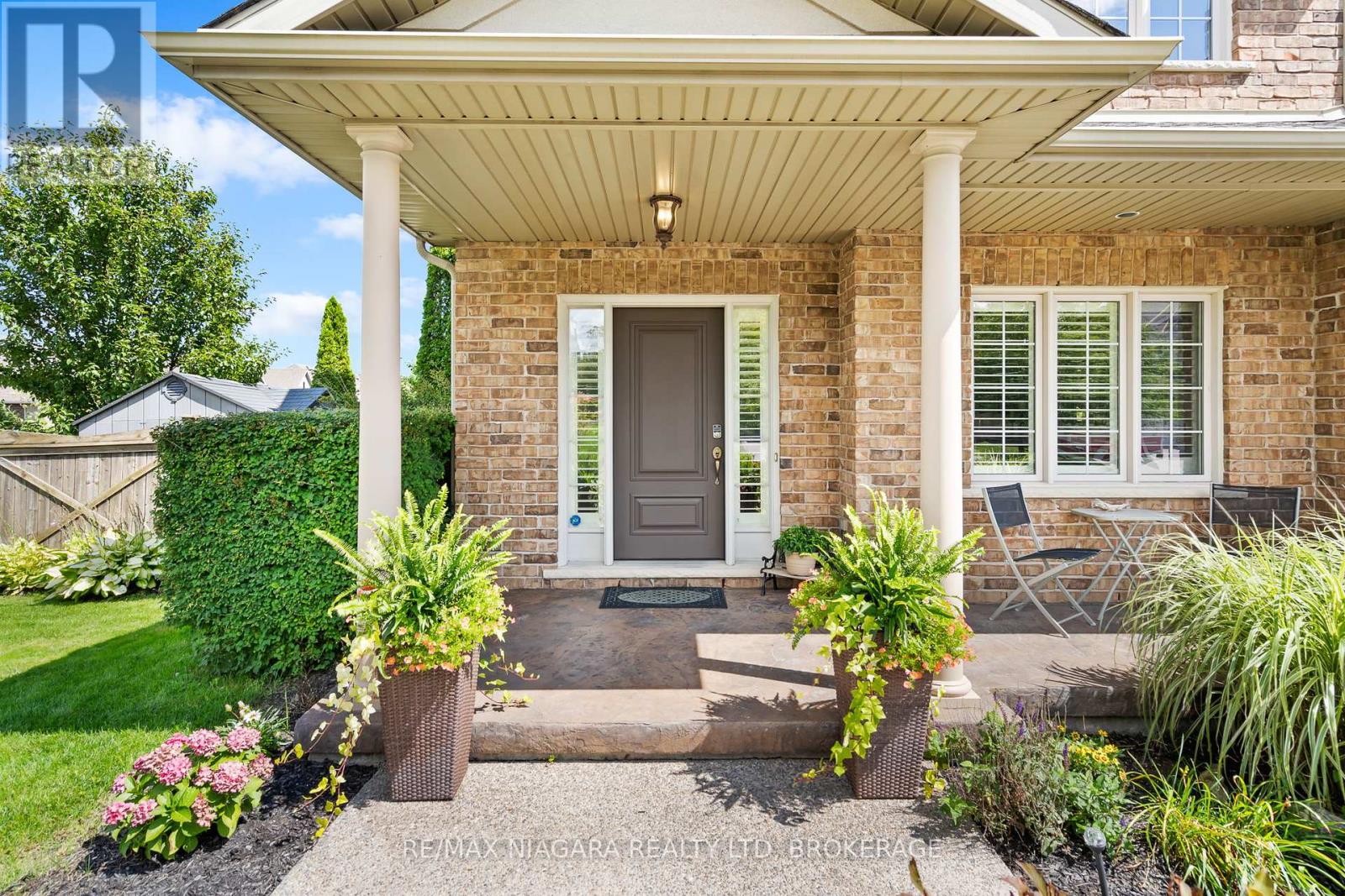 Photo 5 of 37 Buckley Terrace, Pelham ON