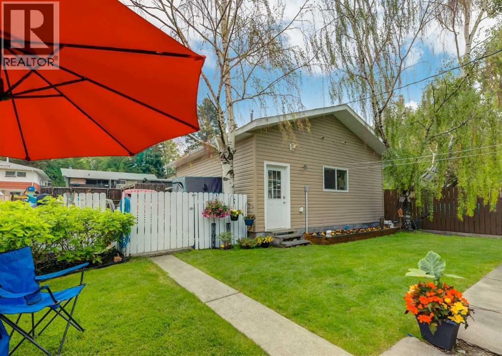 Photo 6 of 1040 16 Street Ne, Calgary AB