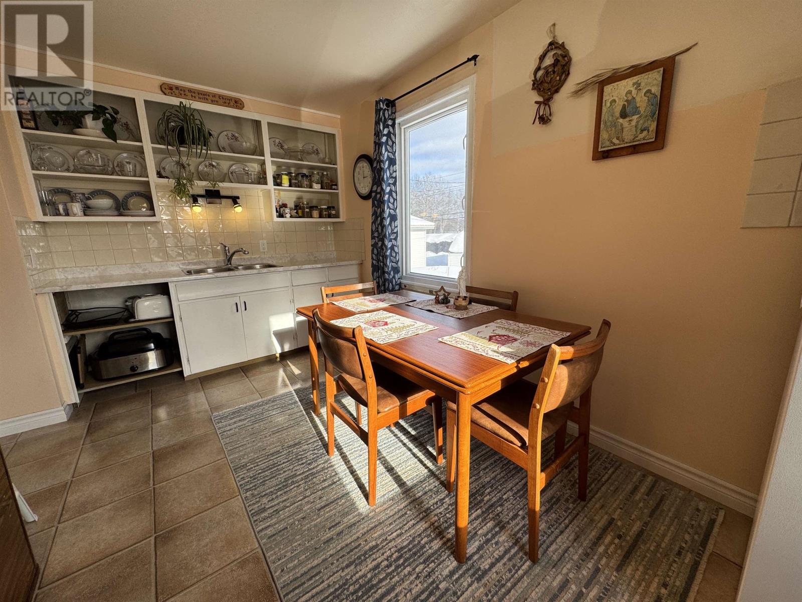 Photo 11 of 21 Heron Dr, Manitouwadge ON