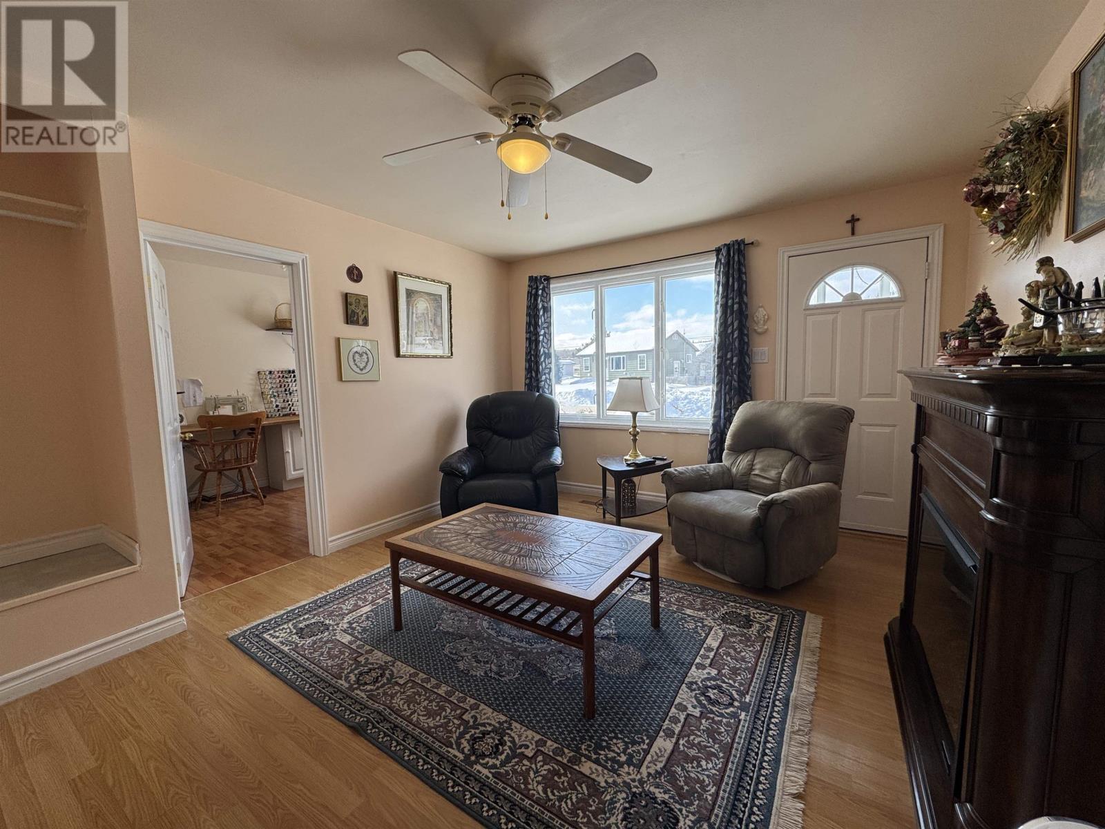 Photo 3 of 21 Heron Dr, Manitouwadge ON