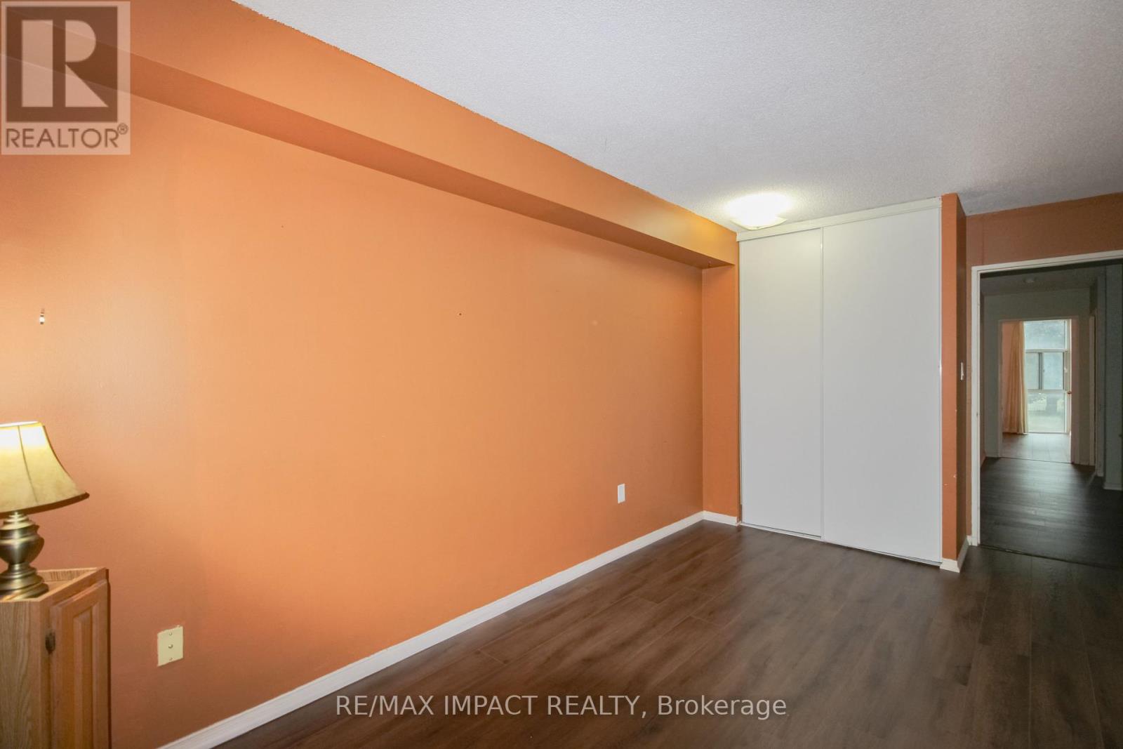 Photo 24 of 112 454 Centre Street S, Oshawa ON