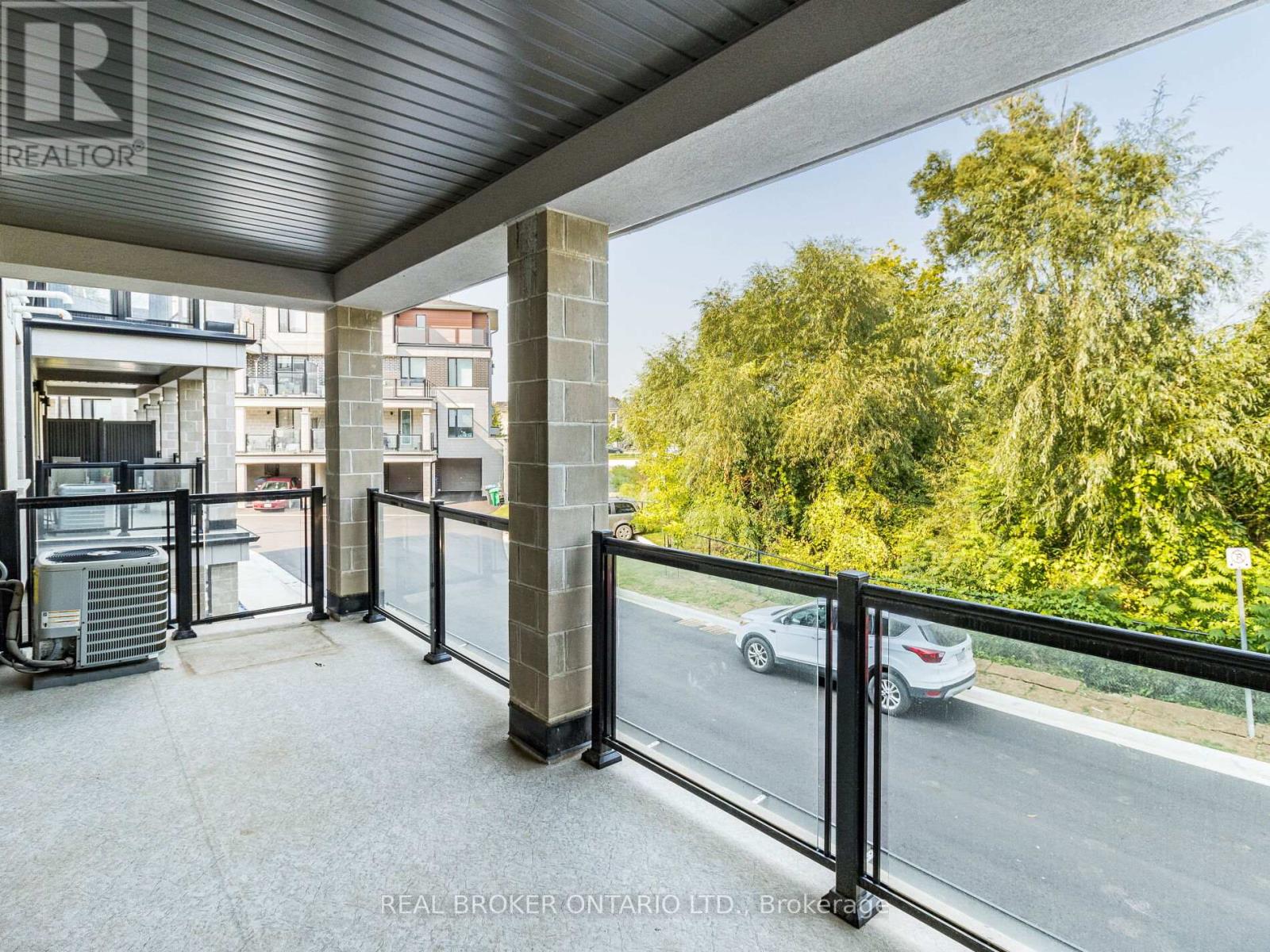 Photo 31 of 45 45 Knotsberry Circle, Brampton ON