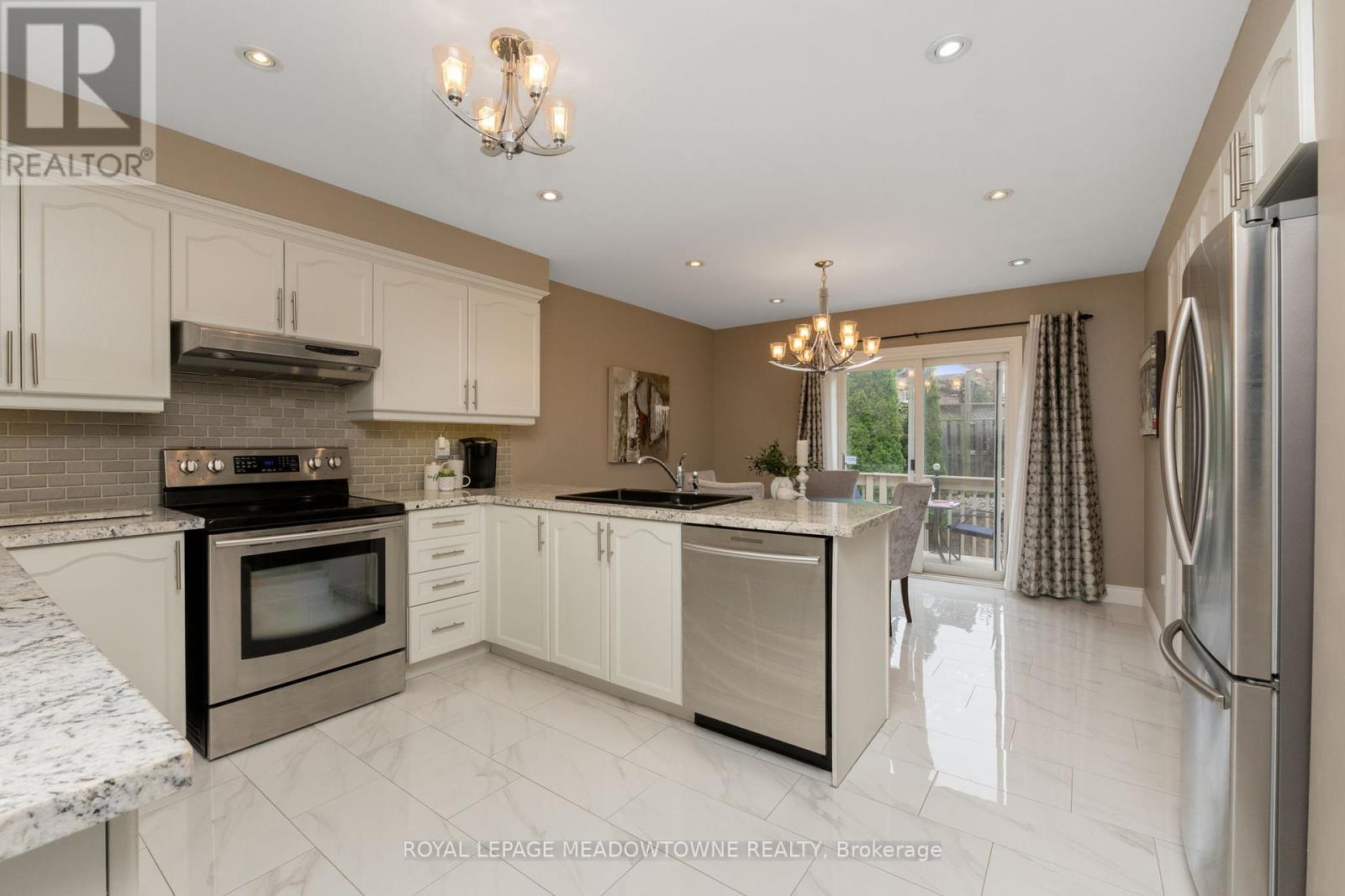 Photo 13 of 9 Johnson Crescent, Halton Hills ON