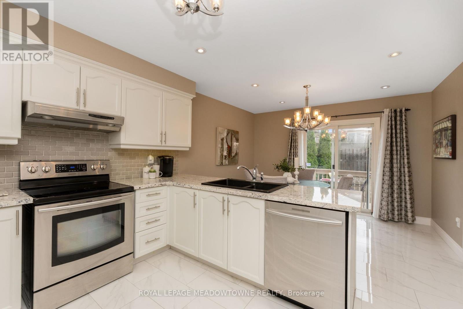 Photo 15 of 9 Johnson Crescent, Halton Hills ON