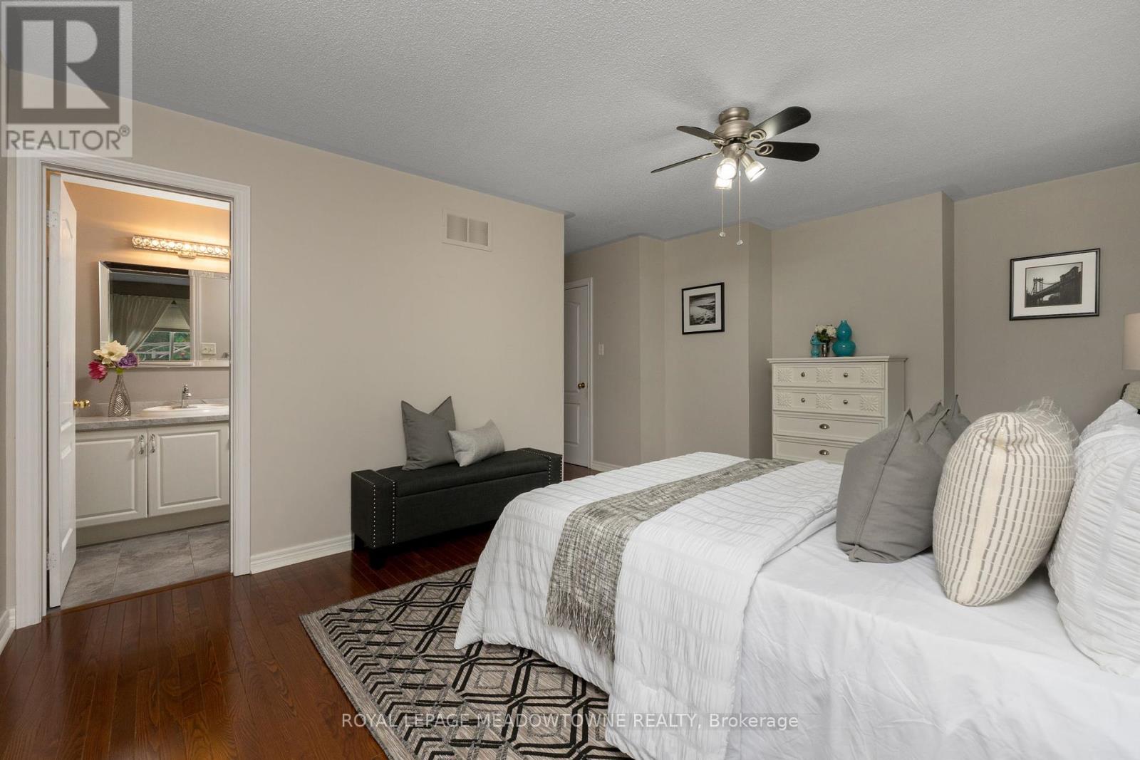 Photo 23 of 9 Johnson Crescent, Halton Hills ON