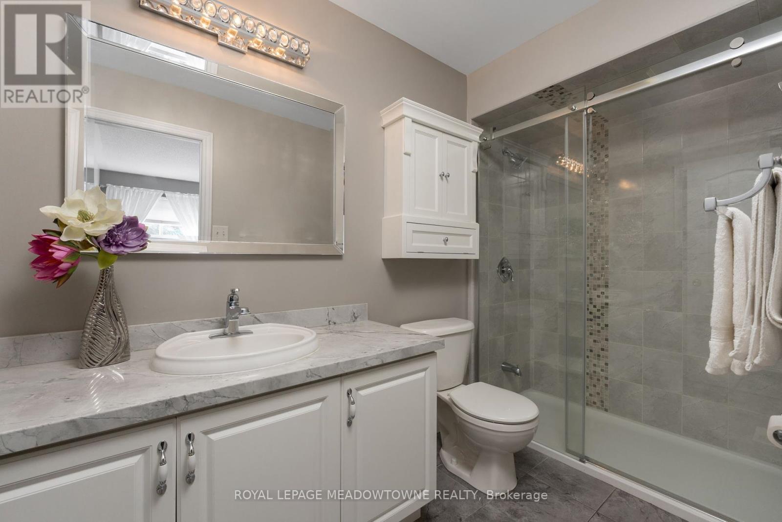 Photo 24 of 9 Johnson Crescent, Halton Hills ON
