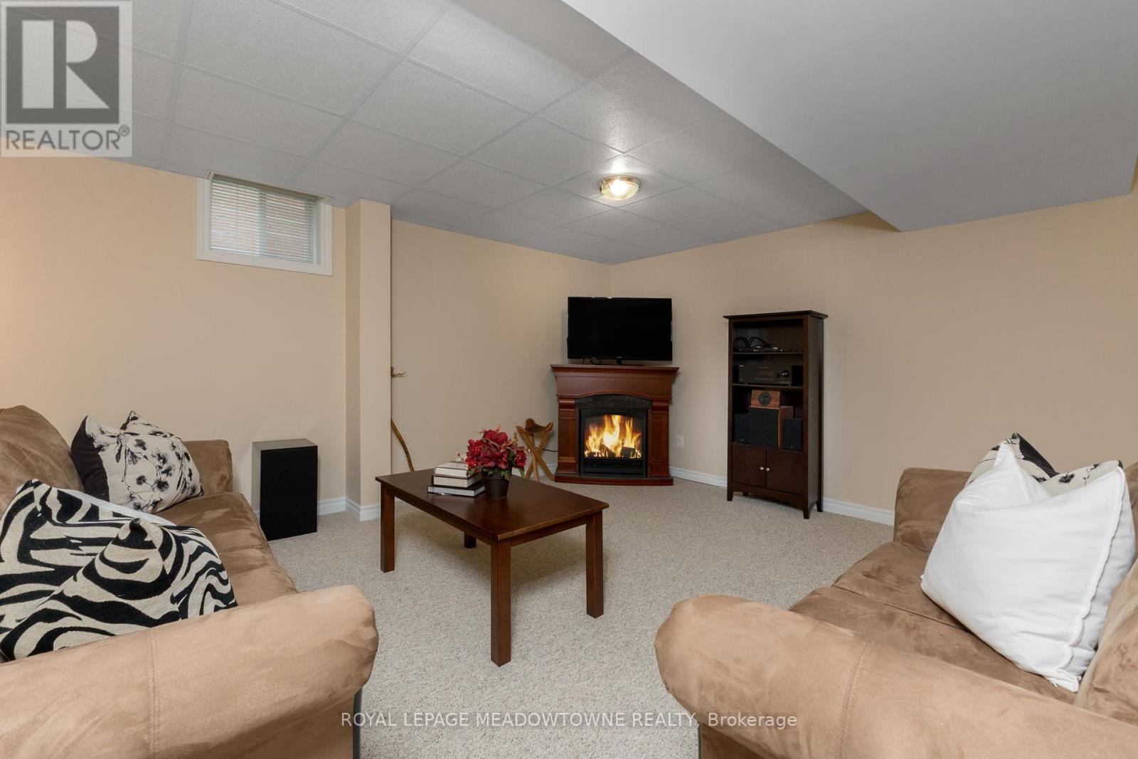 Photo 31 of 9 Johnson Crescent, Halton Hills ON