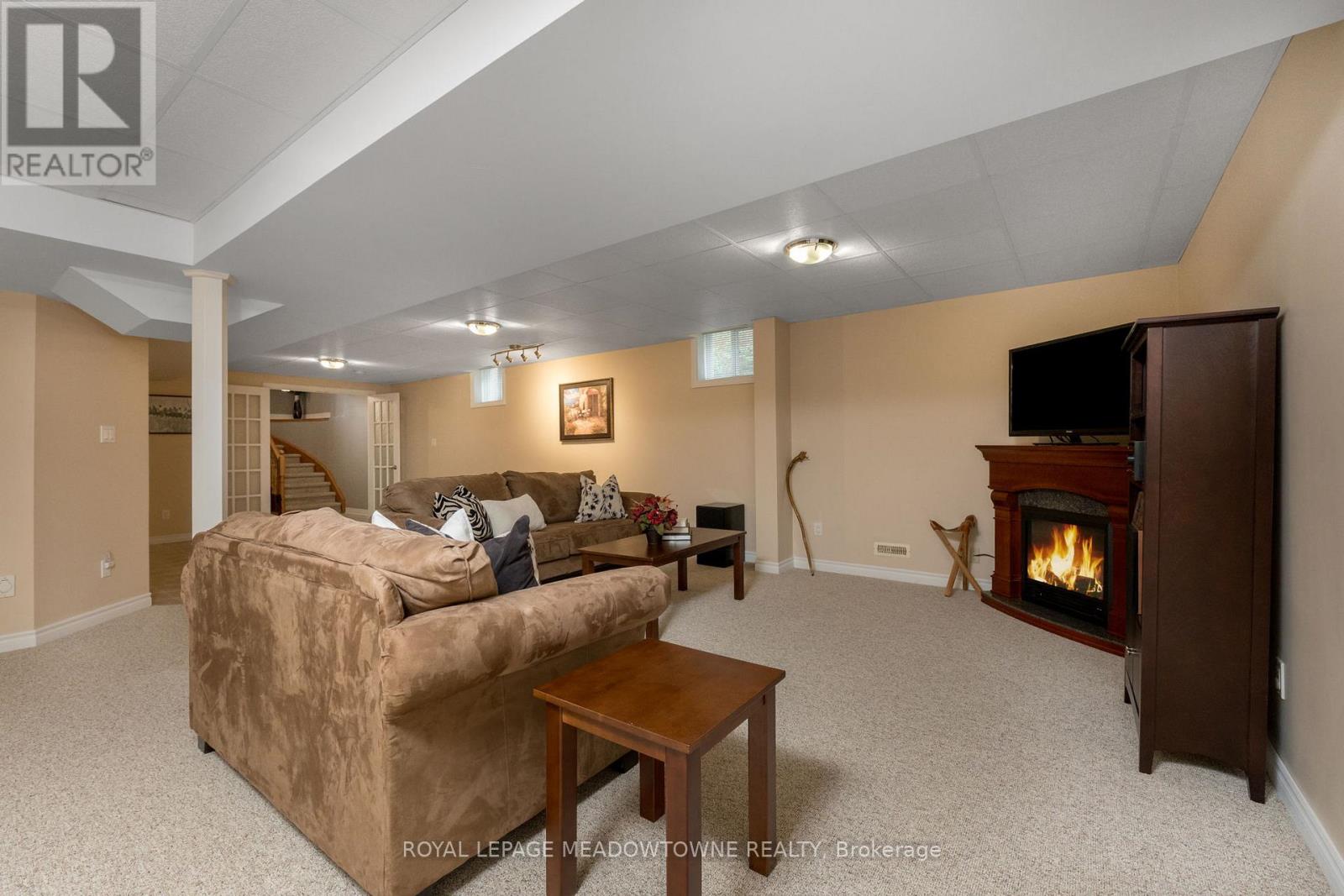 Photo 32 of 9 Johnson Crescent, Halton Hills ON