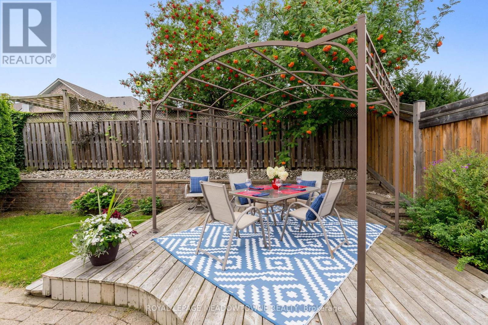 Photo 40 of 9 Johnson Crescent, Halton Hills ON