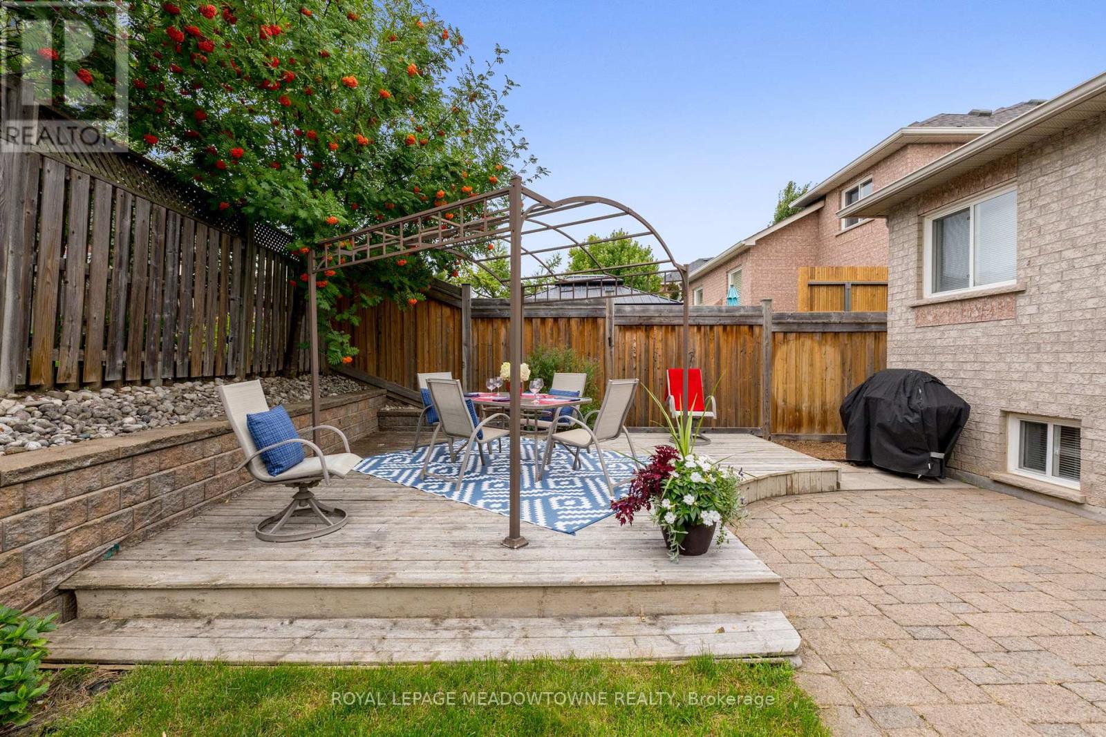 Photo 41 of 9 Johnson Crescent, Halton Hills ON