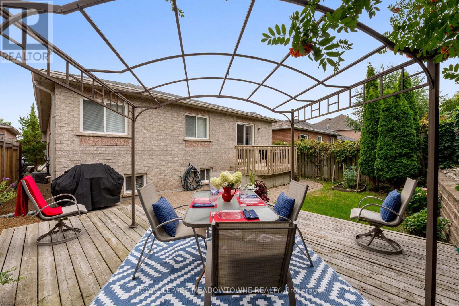 Photo 43 of 9 Johnson Crescent, Halton Hills ON