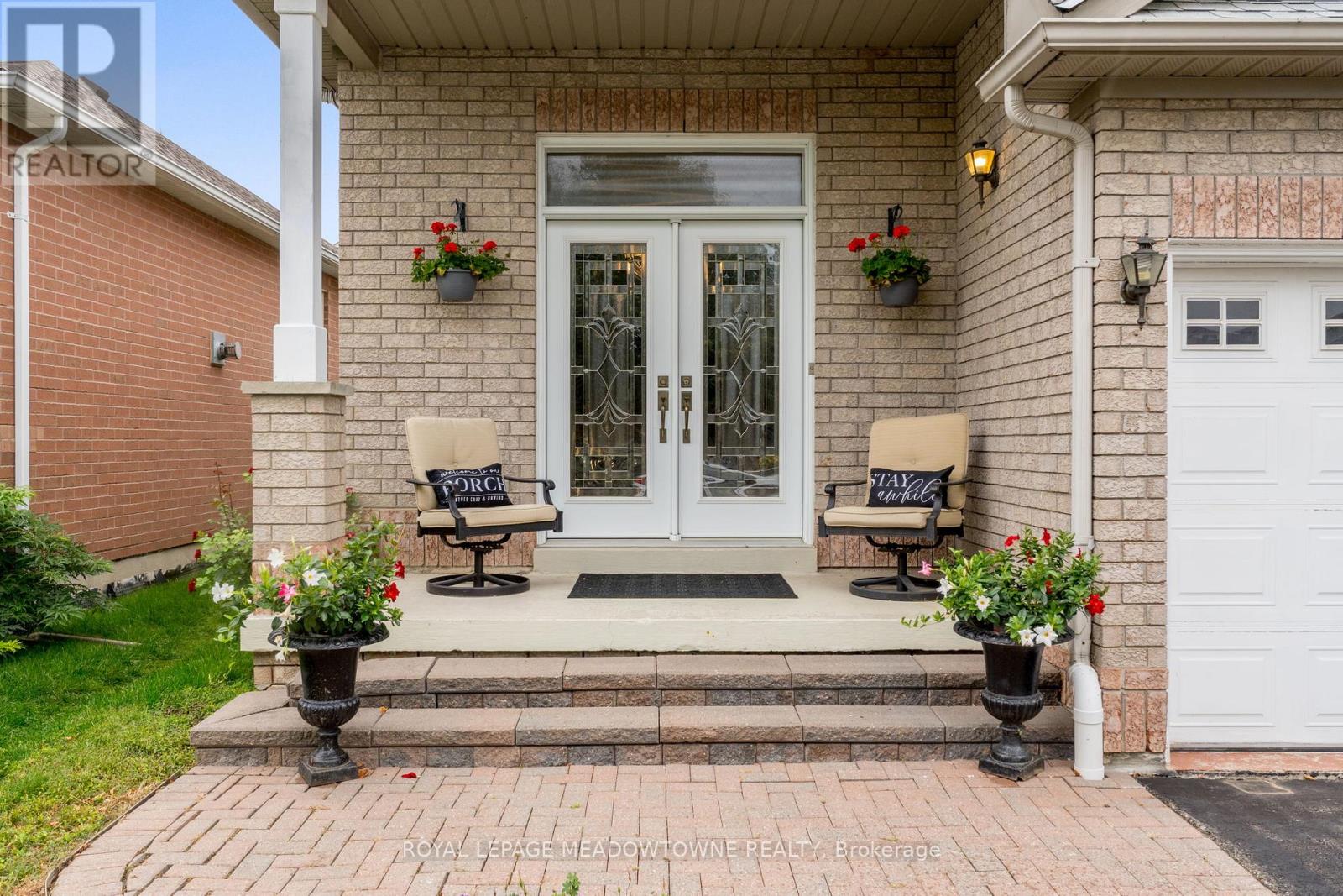 Photo 5 of 9 Johnson Crescent, Halton Hills ON