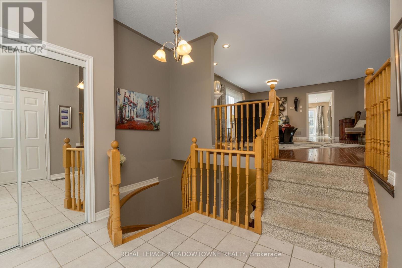 Photo 7 of 9 Johnson Crescent, Halton Hills ON