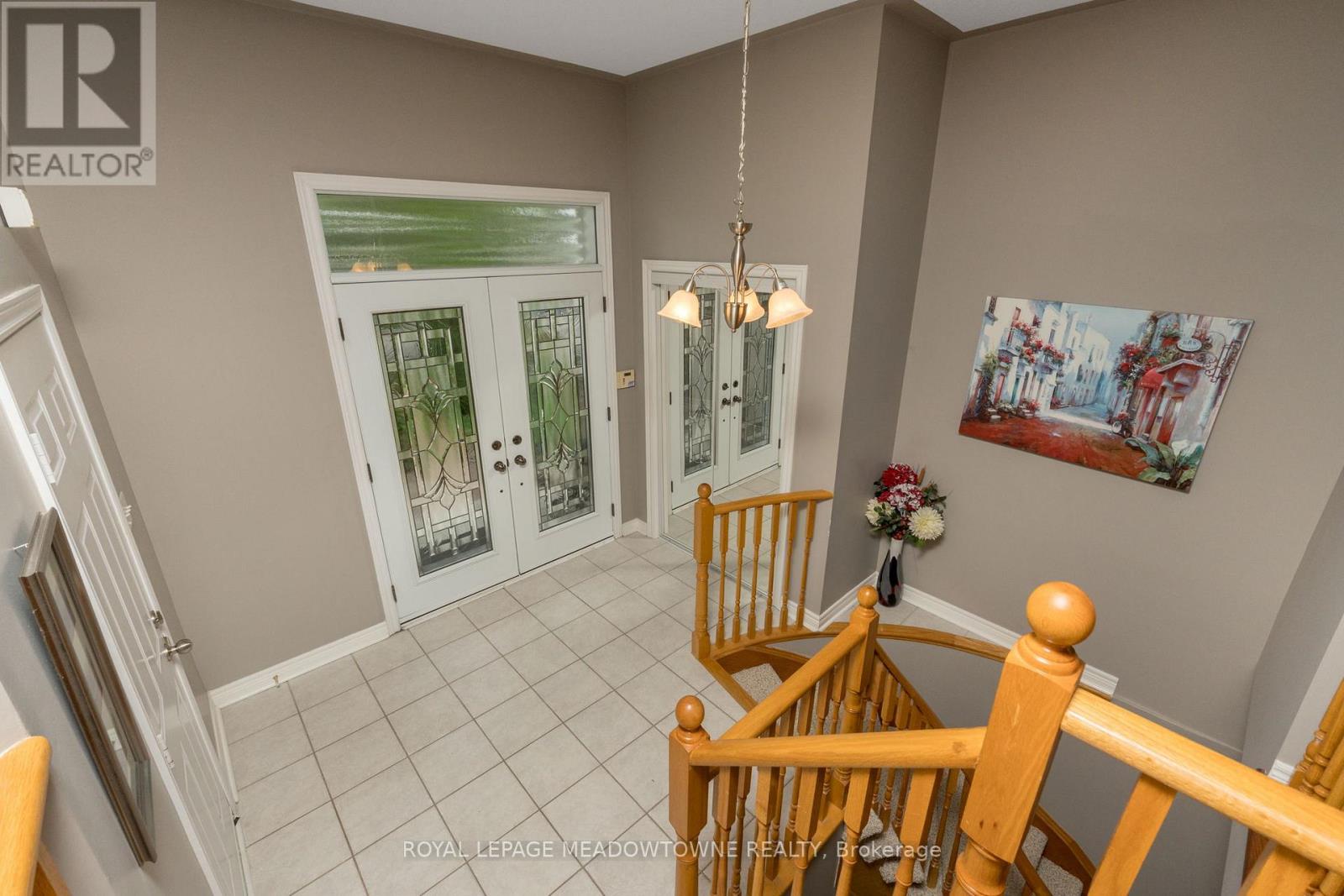 Photo 8 of 9 Johnson Crescent, Halton Hills ON