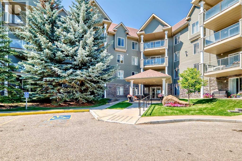 Photo 1 of 1412 1412 Millrise Point Sw, Calgary AB