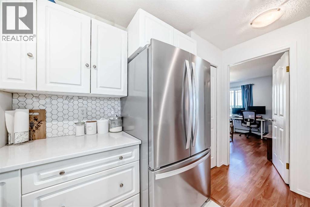 Photo 7 of 1412 1412 Millrise Point Sw, Calgary AB