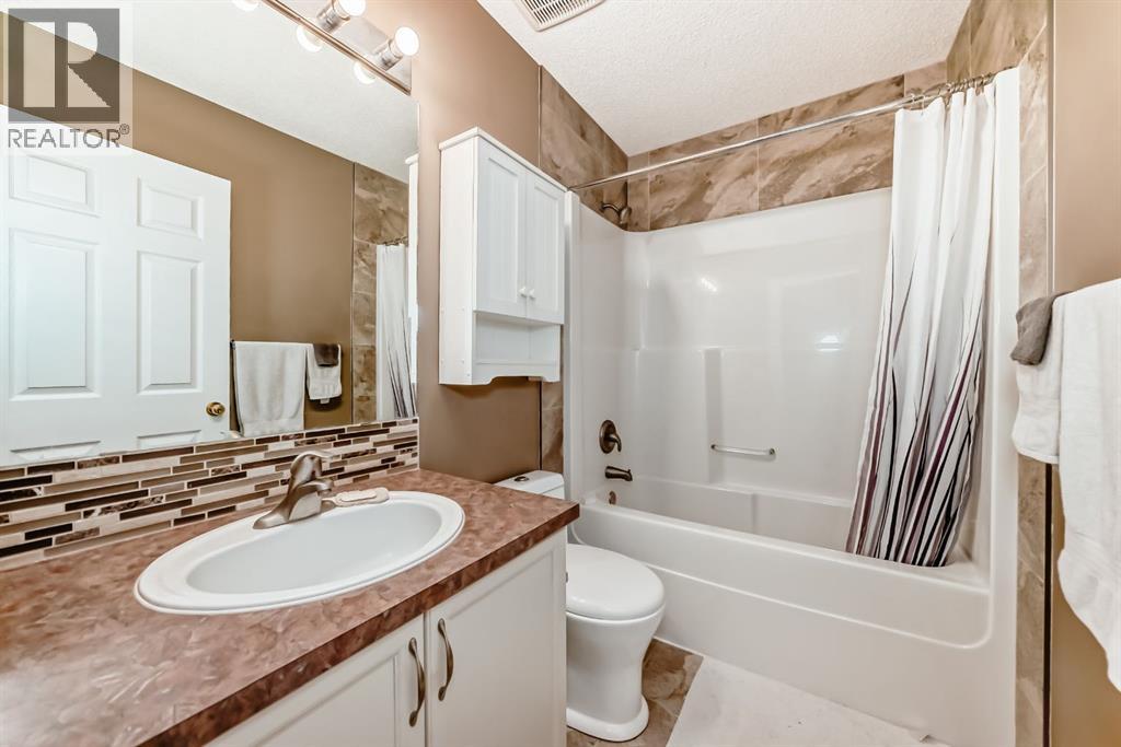 Photo 22 of 156 Westcreek Pond, Chestermere AB