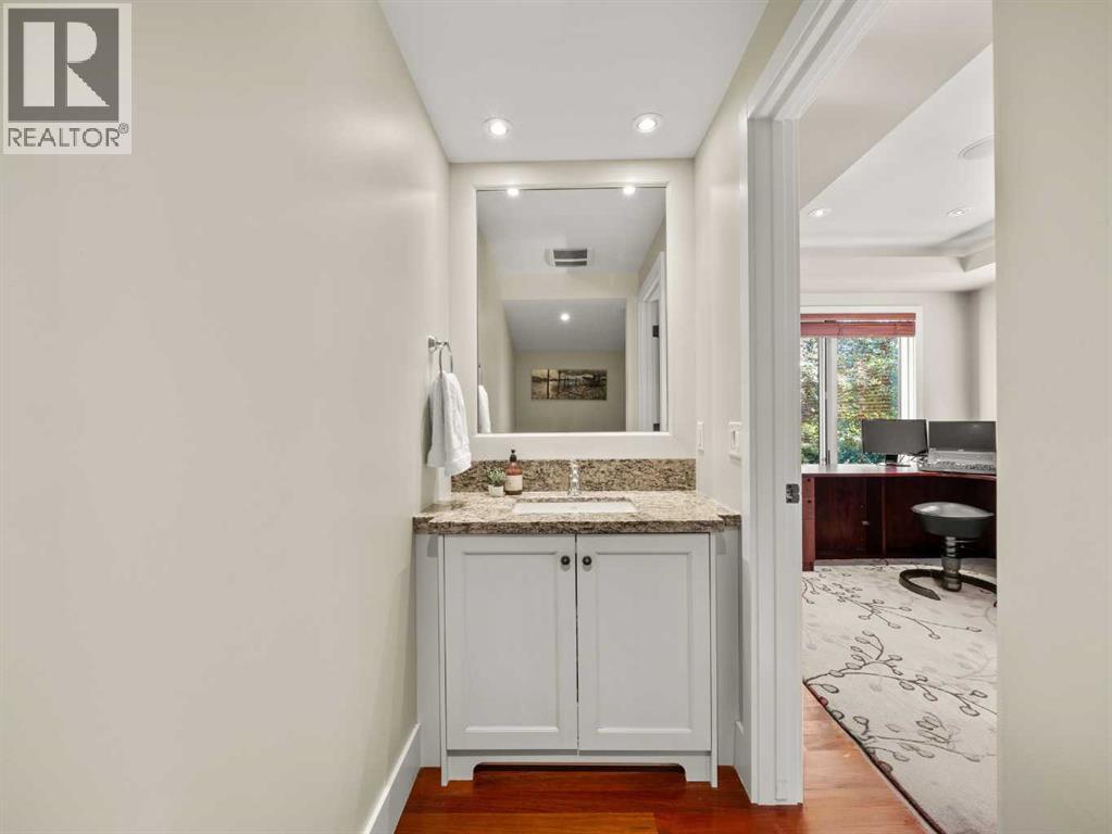 Photo 18 of 2716 Carleton Street Sw, Calgary AB