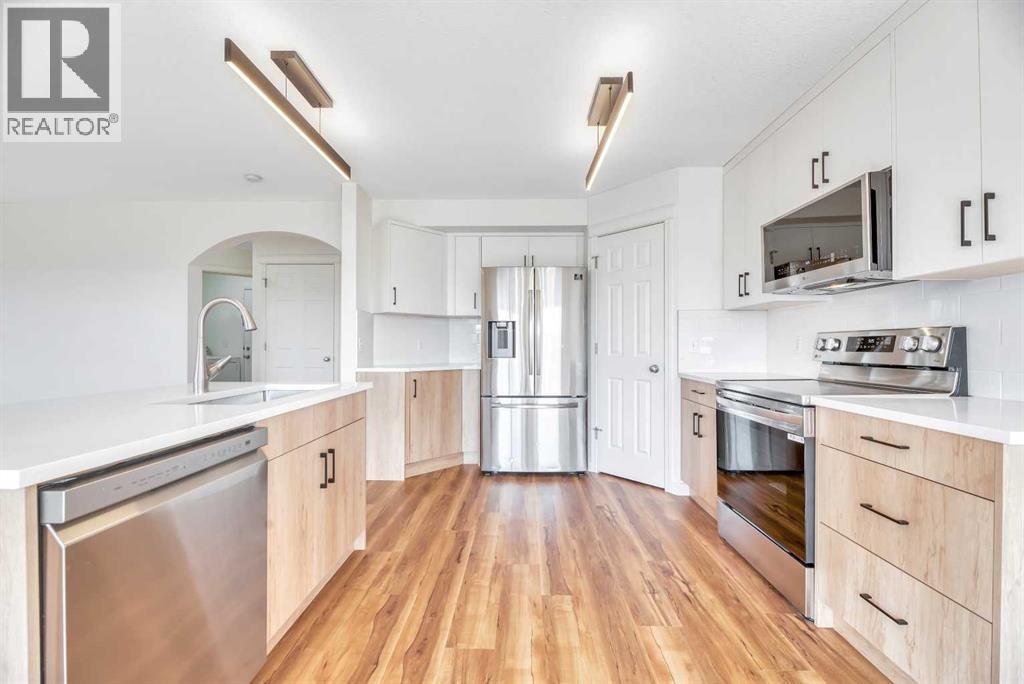 Single Family House for Sale in  Everstone Rise SW Evergreen Calgary 