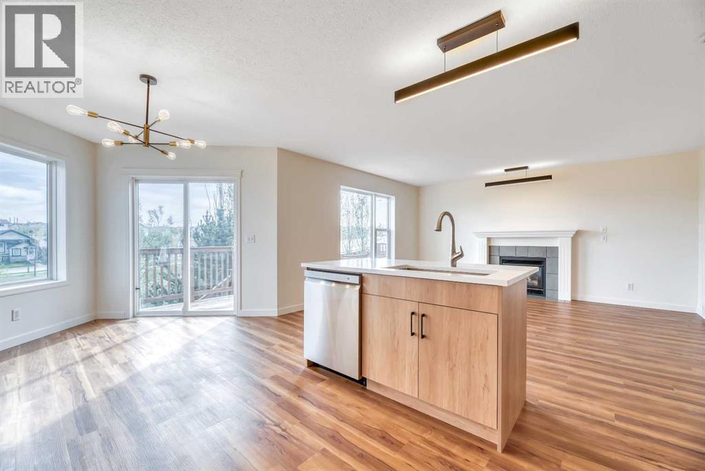 Single Family House for Sale in  Everstone Rise SW Evergreen Calgary 