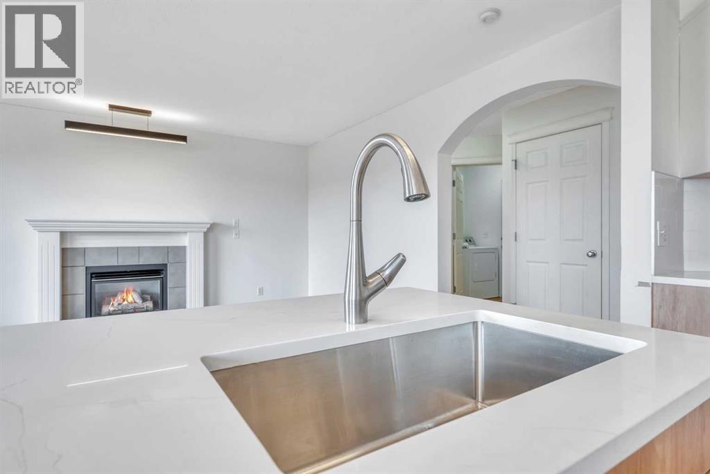Single Family House for Sale in  Everstone Rise SW Evergreen Calgary 
