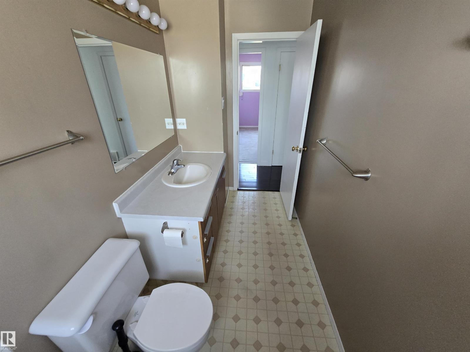 8403 161 ST NW - 10