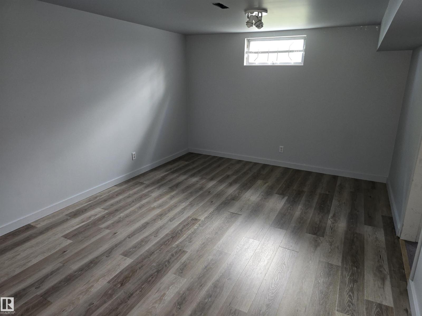 8403 161 ST NW - 19