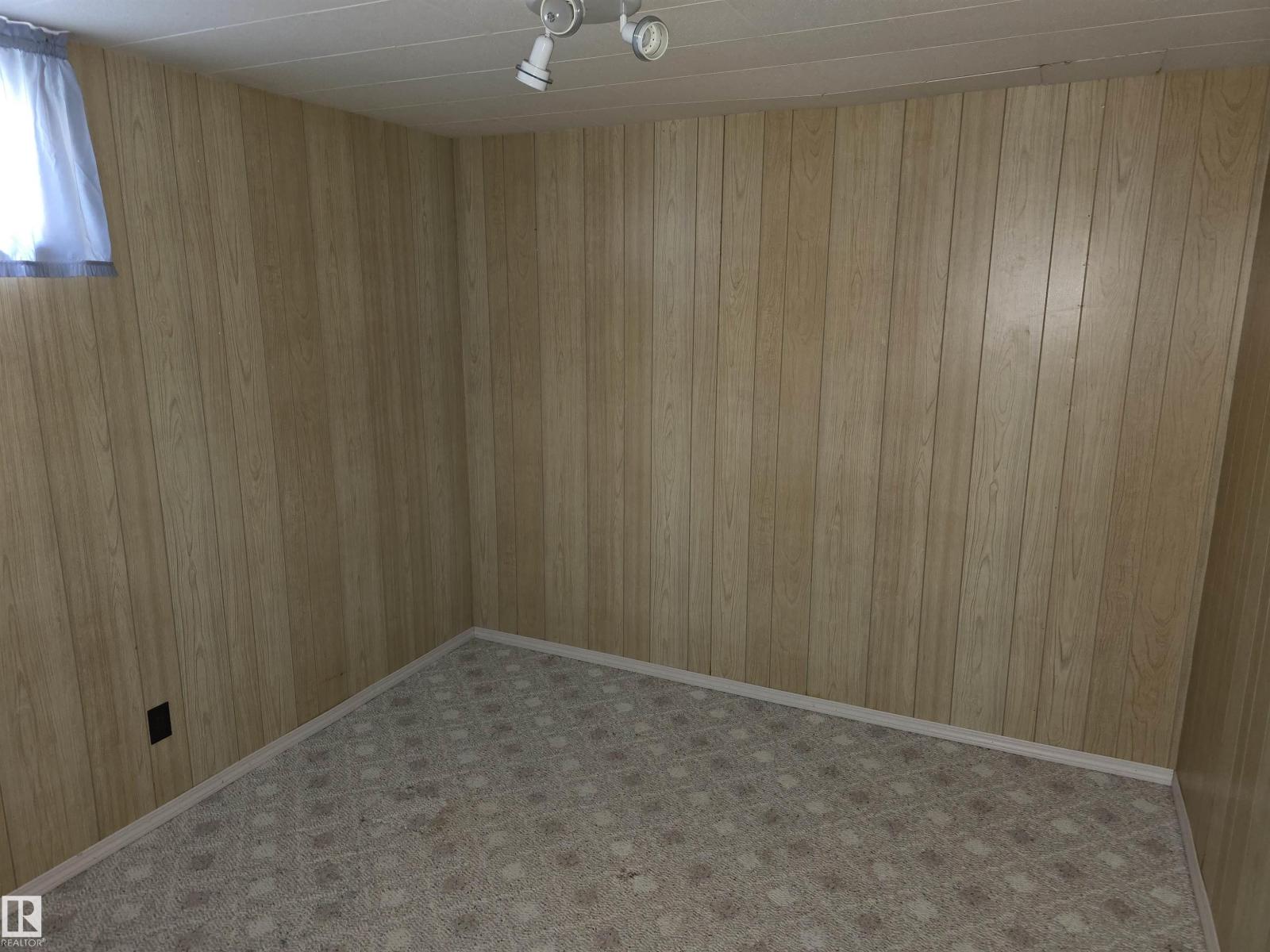 8403 161 ST NW - 21