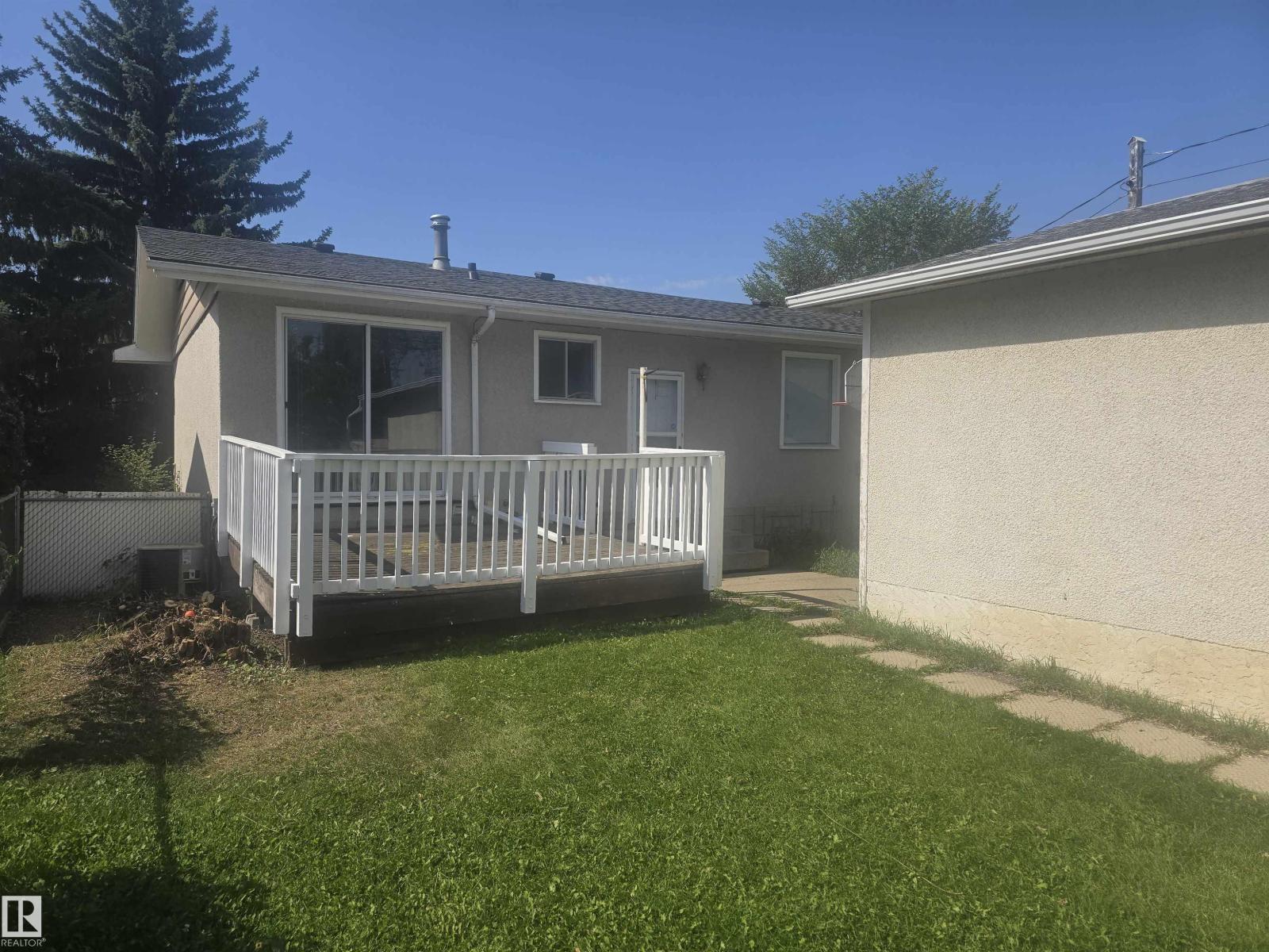 8403 161 ST NW - 30