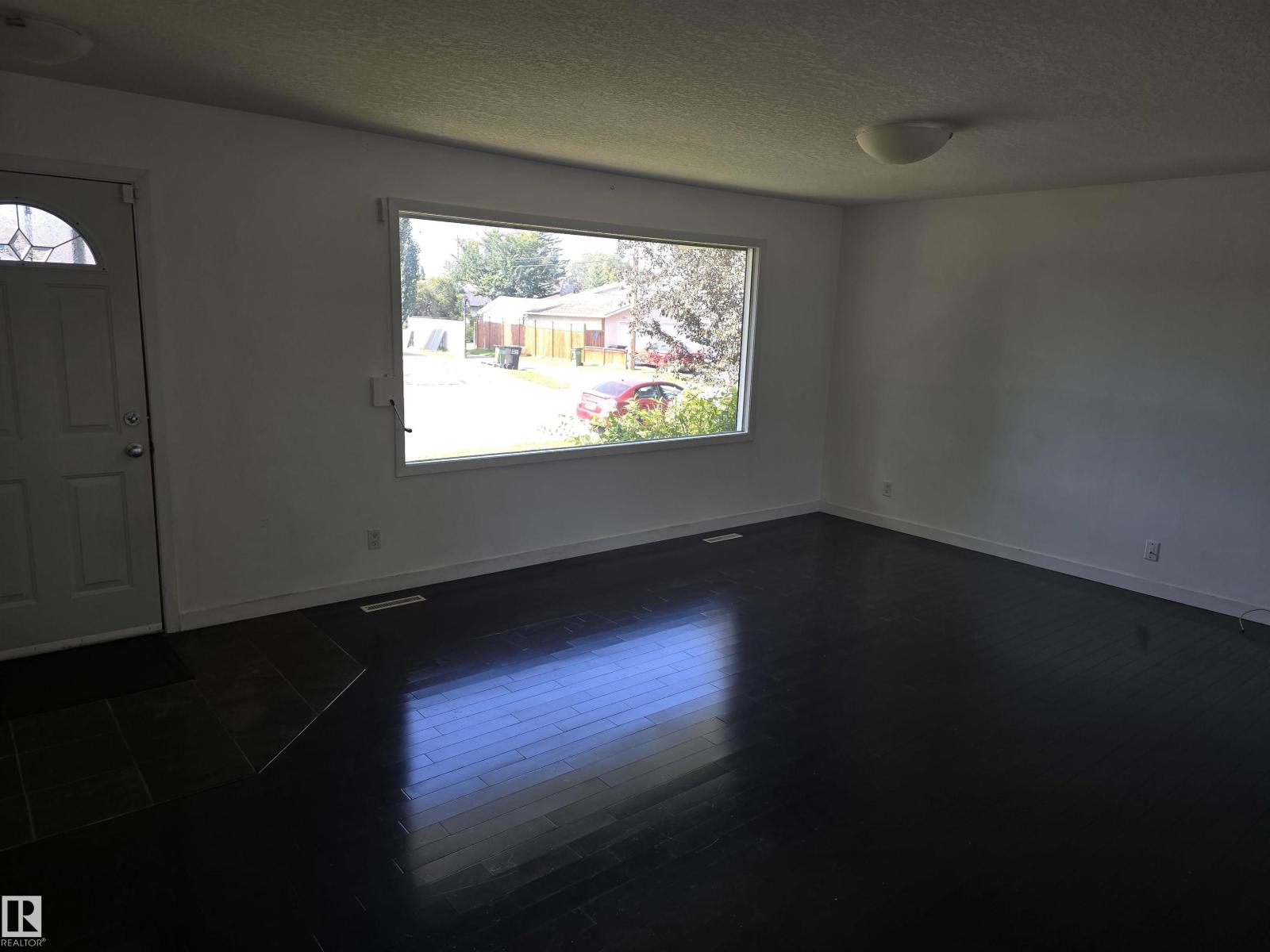 8403 161 ST NW - 9