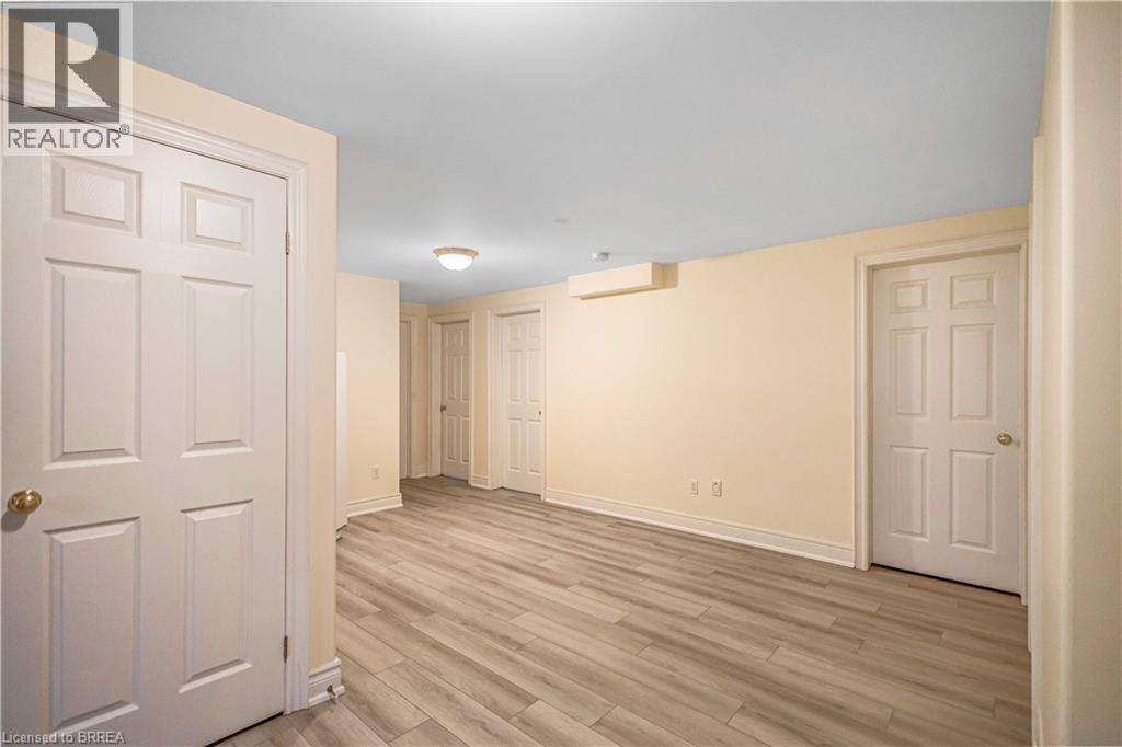 Photo 28 of 16 Featherstone Avenue, Selkirk ON