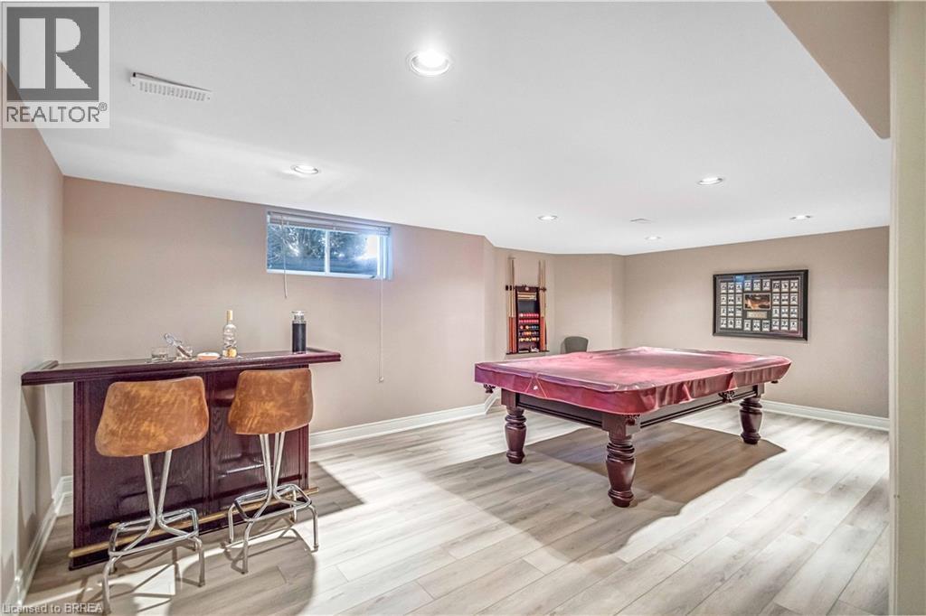 Photo 29 of 16 Featherstone Avenue, Selkirk ON