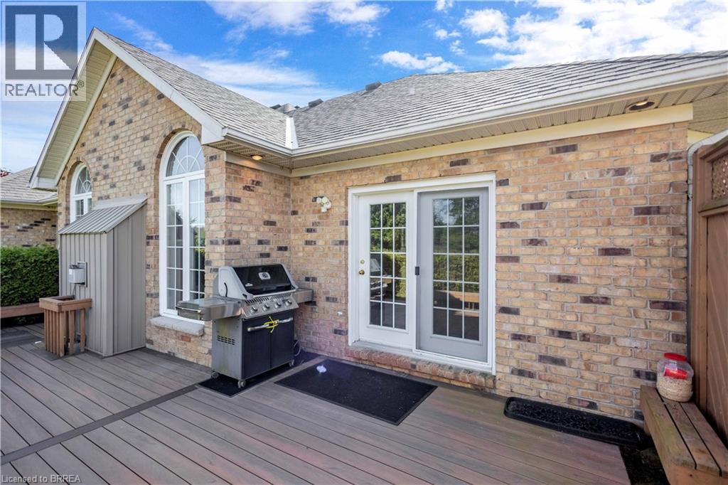 Photo 36 of 16 Featherstone Avenue, Selkirk ON