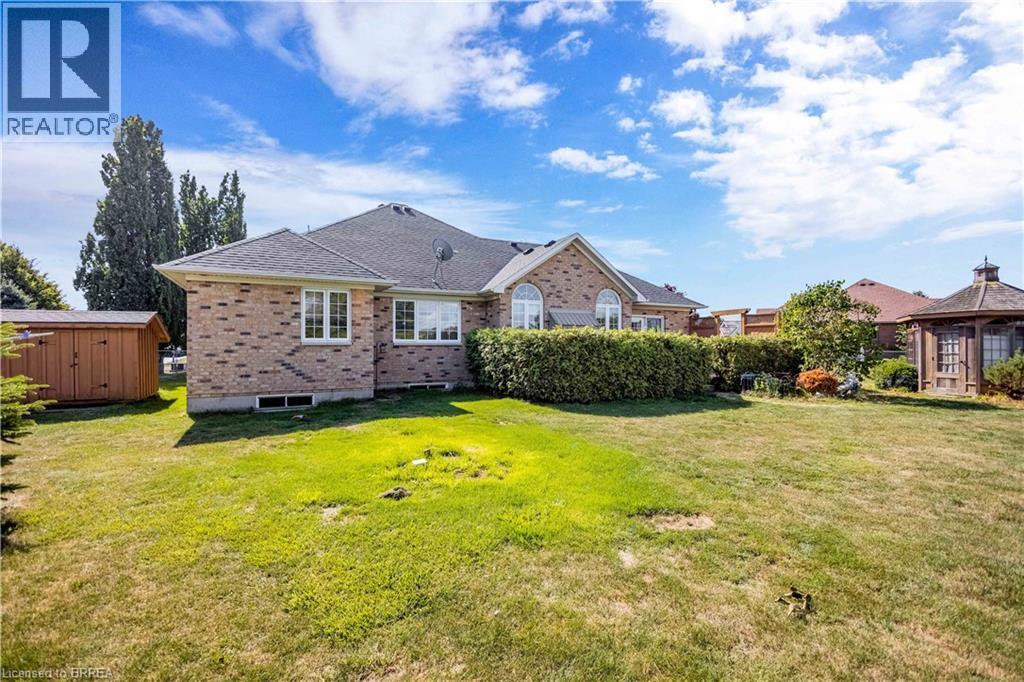 Photo 38 of 16 Featherstone Avenue, Selkirk ON
