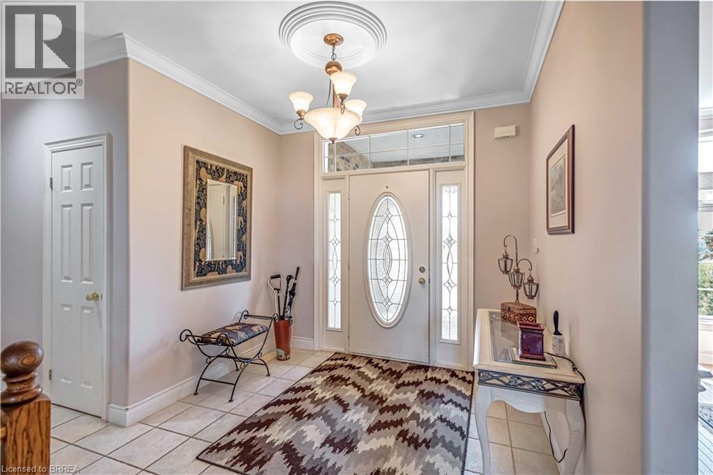 Photo 4 of 16 Featherstone Avenue, Selkirk ON