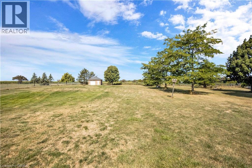 Photo 42 of 16 Featherstone Avenue, Selkirk ON