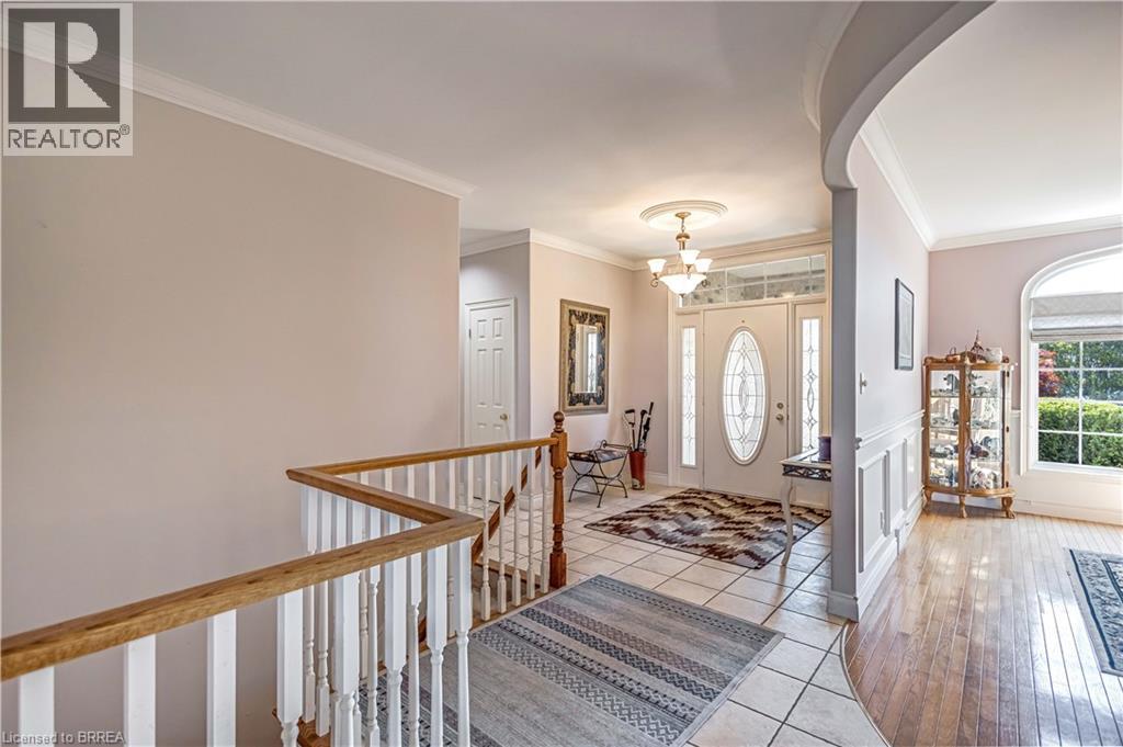 Photo 5 of 16 Featherstone Avenue, Selkirk ON