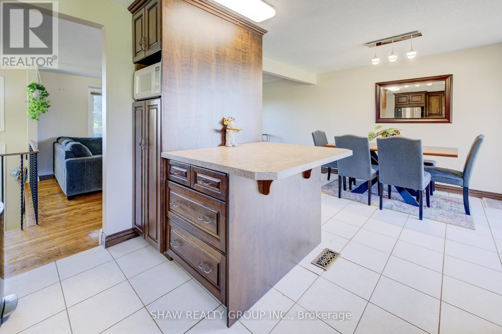 Photo 14 of 5888 Wellington Road, Guelph Eramosa ON