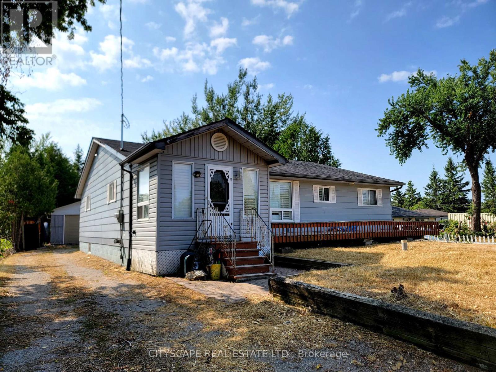 Photo 2 of 34 Robinson Avenue, Kawartha Lakes ON