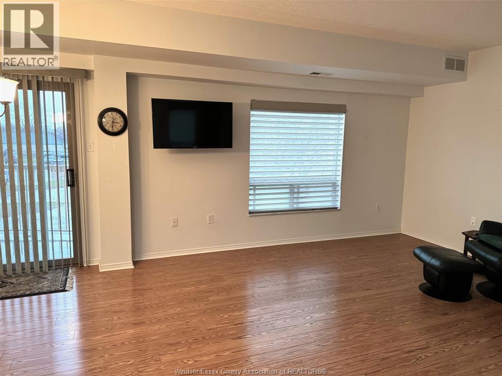 Photo 3 of 5064 Wyandotte Street East Unit 206, Windsor ON