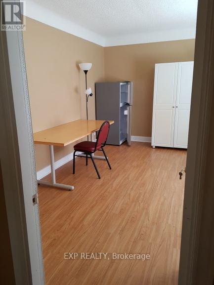 Photo 12 of 48 Kingsmount Street N, Hamilton ON