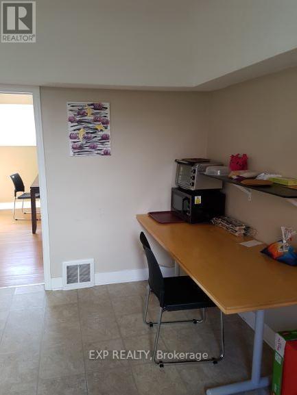 Photo 8 of 48 Kingsmount Street N, Hamilton ON