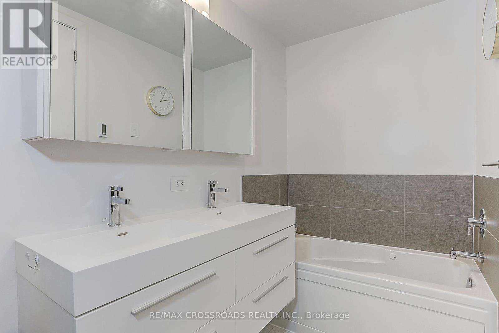 Photo 26 of Th 3 270 Davenport Road, Toronto ON